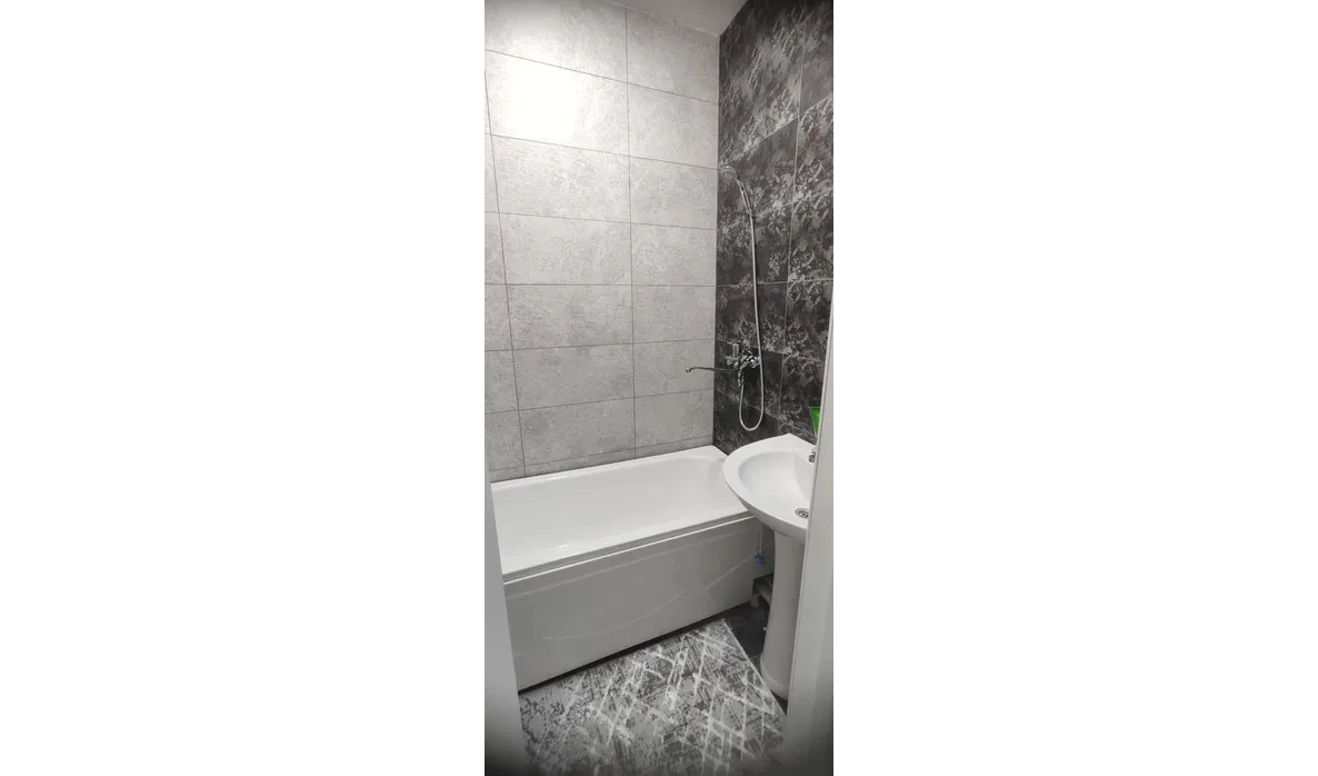 Квартира во вторичке, 2-комн., 52 м², 7/7 этаж