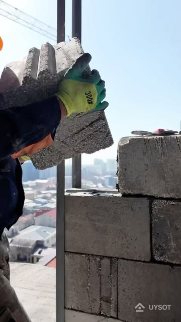 🏗 Royal Towers – sifat va mustahkamlik!

Bizning uylar qanday qurilayotganini bilmoqchimisiz? Royal Towers loyihasida biz yuqori sifatli Palisterol bloklari dan foydalanamiz. Bu issiqlik izolatsiyasi, mustahkamlik va uzoq muddatli xizmat kafolati!

👀 Videoni tomosha qiling va o‘zingiz guvoh bo‘ling!
