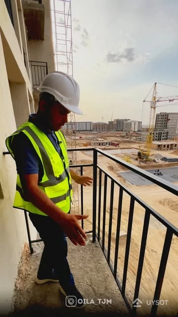 Ishlar qizg‘in tarzda olib borilmoqda. Mamnuniyat bilan xabar qilamizki, 1-blokdagi oyna romlari hozirga qadar o‘rnatib bo‘lindi. Shu bilan birga, balkon panjaralarini o‘rnatish ishlari ham boshlab yuborildi. Har bir ishni sifatli, ishonchli va belgilangan me’yorlardan ortiq darajada bajarishga harakat qilyapmiz. Biz har doim sifat va ishonchlilik tarafdorimiz. Siz-chi?👷🏻‍♂️🏗

_____

Работа идёт в активном режиме. С радостью сообщаем, что в 1-м блоке уже установлены оконные рамы. Также начаты работы по установке балконных ограждений. Мы стараемся выполнять каждую задачу качественно, надёжно и с превышением установленных норм. Мы всегда на стороне качества и надёжности. А вы?👷🏻‍♂️🏗

Ofisimiz SKM "Mega Center" yonida

☎️ Murojaat uchun tel:
+99878 113-63-50

Telegram aloqa: @OilaTJM_Support